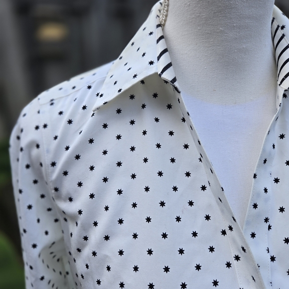Foxcroft Size 2 White and Black Stars Button Down Shirt Retro Pin Up 90s Y2k - Picture 3 of 9